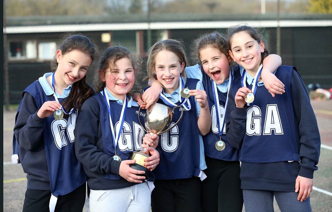 WOLFSON HILLEL GIRLS IN THE ZONE AS THE WIN THE YEAR 5 NETBALL ...