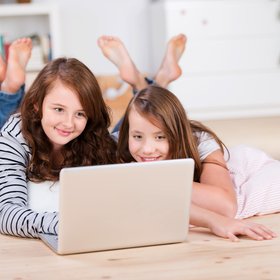 girls on a computer